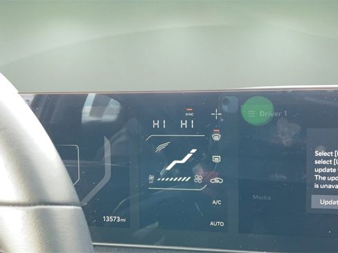 Used 2025 Kia K4 EX image 30