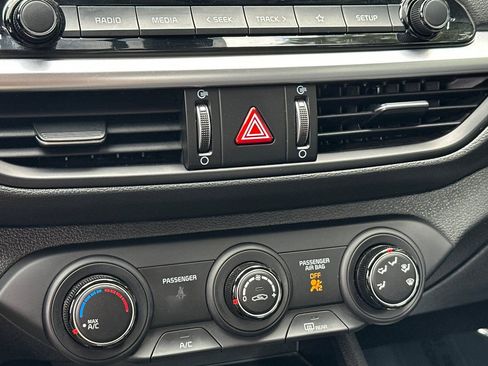 Certified 2023 Kia Forte LXS image 16