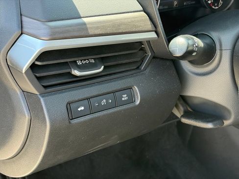 Used 2025 Nissan Altima 2.5 SV FWD image 6