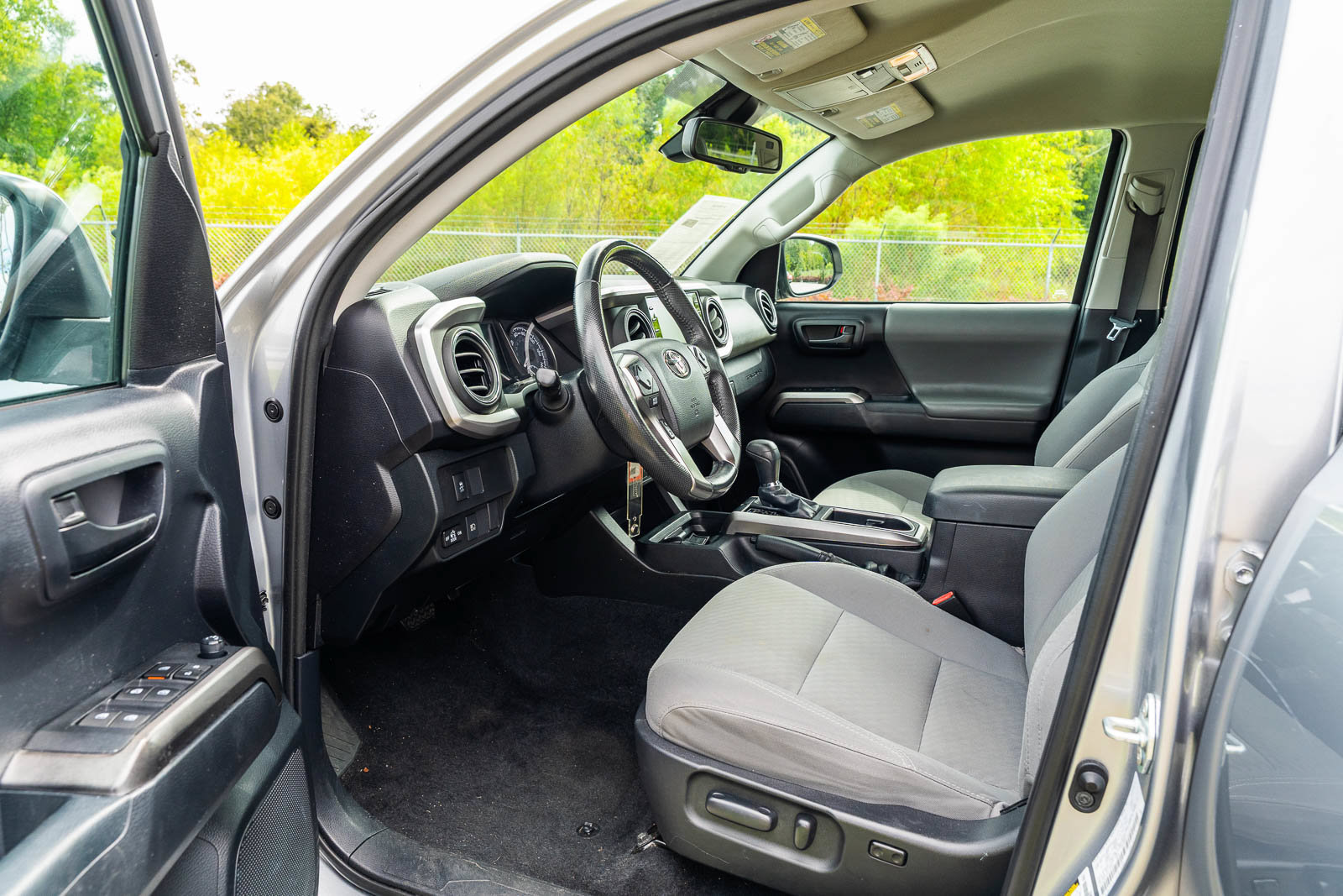 Used 2021 Toyota Tacoma SR5 RWD image 17