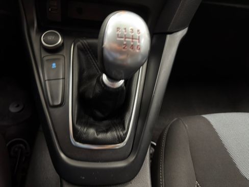 Used 2017 Ford Focus ST image 25