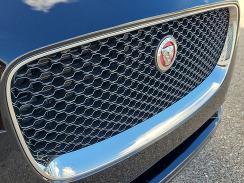 Used 2020 Jaguar F-PACE Premium AWD/4WD image 15