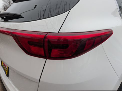 Used 2018 Kia Sportage LX image 3