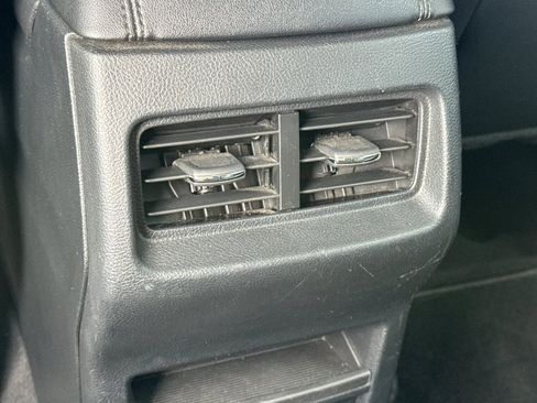 Used 2022 Ford Edge SEL image 13