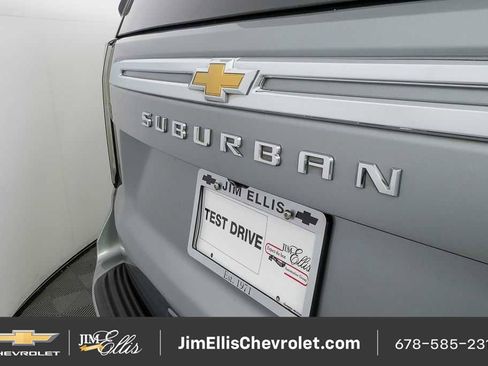 Certified 2024 Chevrolet Suburban LT RWD image 38