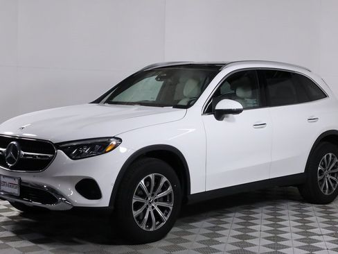 Certified 2025 Mercedes-Benz GLC 300 GLC 300 image 3