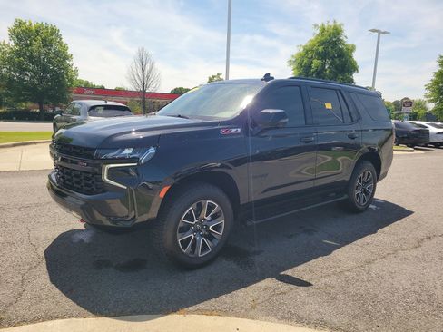 Used 2023 Chevrolet Tahoe Z71 w/ Luxury Package AWD/4WD image 7