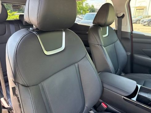 Used 2025 Hyundai Tucson Limited AWD/4WD image 27
