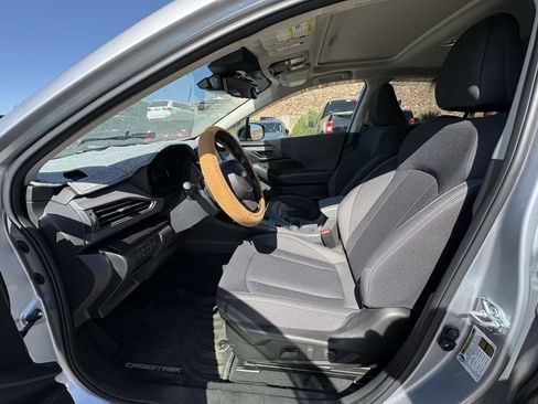 Used 2025 Subaru Crosstrek 2.0i Premium image 9