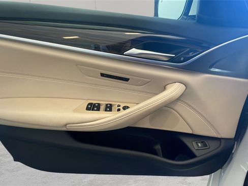 Used 2022 BMW 530i xDrive w/ Convenience Package AWD/4WD image 23