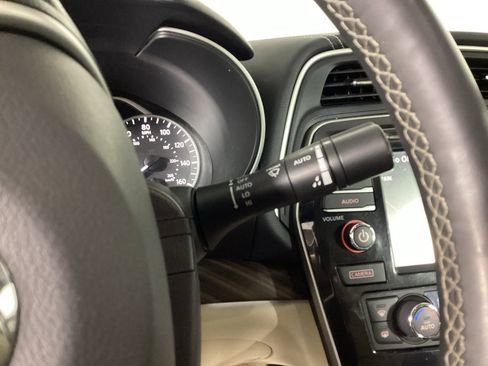 Used 2018 Nissan Maxima Platinum image 22
