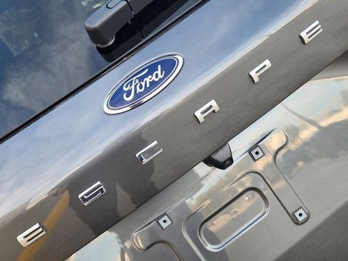 Used 2023 Ford Escape ST-Line w/ Tech Pack #1 image 11