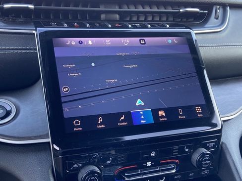 Used 2021 Jeep Grand Cherokee L Limited image 37