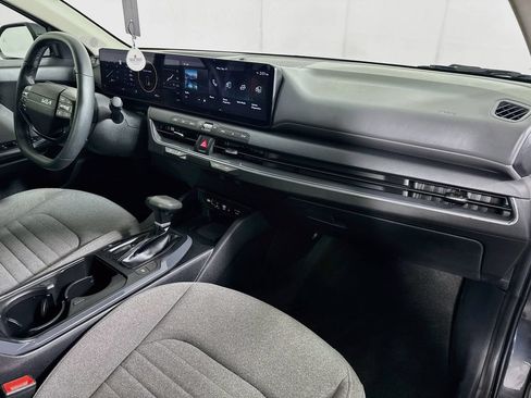 Used 2025 Kia K4 EX FWD image 34