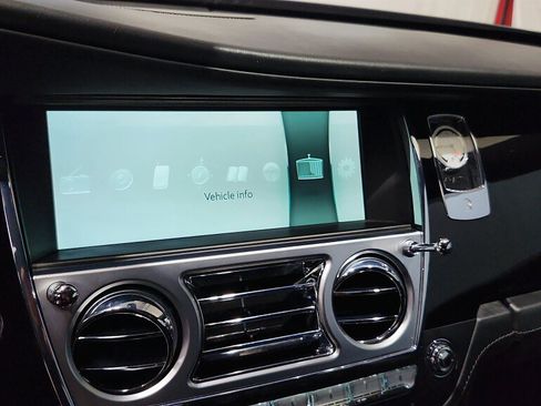 Used 2015 Rolls-Royce Wraith RWD image 30