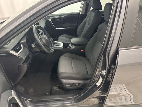 Used 2025 Toyota RAV4 XLE image 11