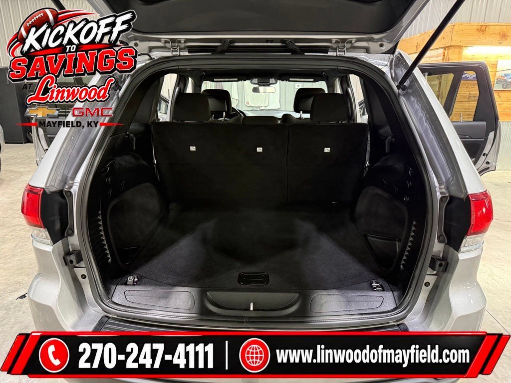 Used 2021 Jeep Grand Cherokee Laredo AWD/4WD image 23
