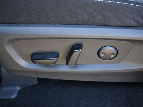 New 2025 Nissan Pathfinder SV image 7