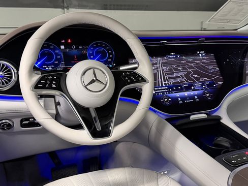 Certified 2023 Mercedes-Benz EQS 580 4MATIC SUV image 35