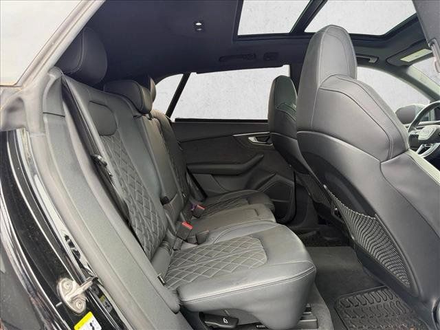 Used 2023 Audi SQ8 Premium Plus w/ Carbon Optic Package AWD/4WD image 15