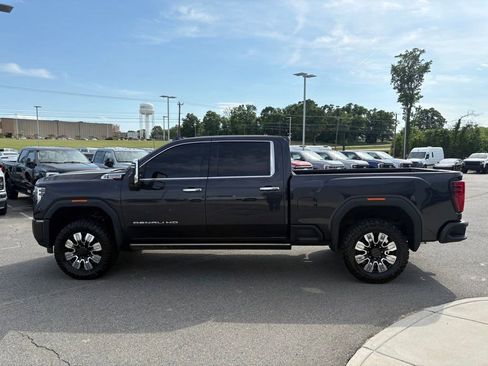 Used 2024 GMC Sierra 2500 Denali w/ Denali Reserve Package AWD/4WD image 9