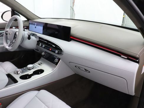 Used 2026 Genesis Electrified GV70 Prestige AWD/4WD image 27
