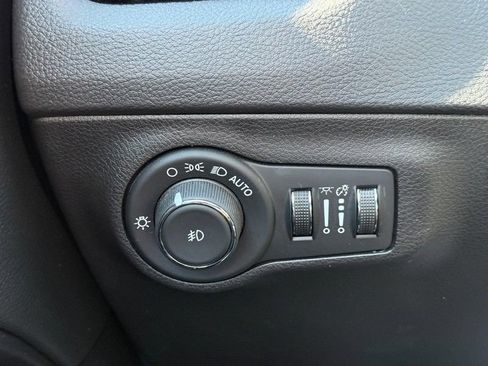 Used 2020 Jeep Compass Limited AWD/4WD image 29