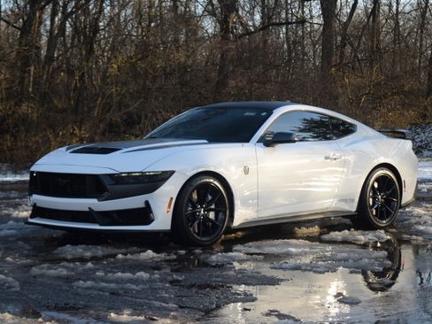 Used 2024 Ford Mustang Dark Horse image 20