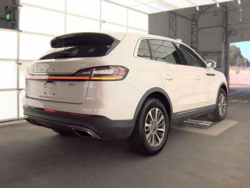 Used 2019 Lincoln Nautilus Select FWD image 3
