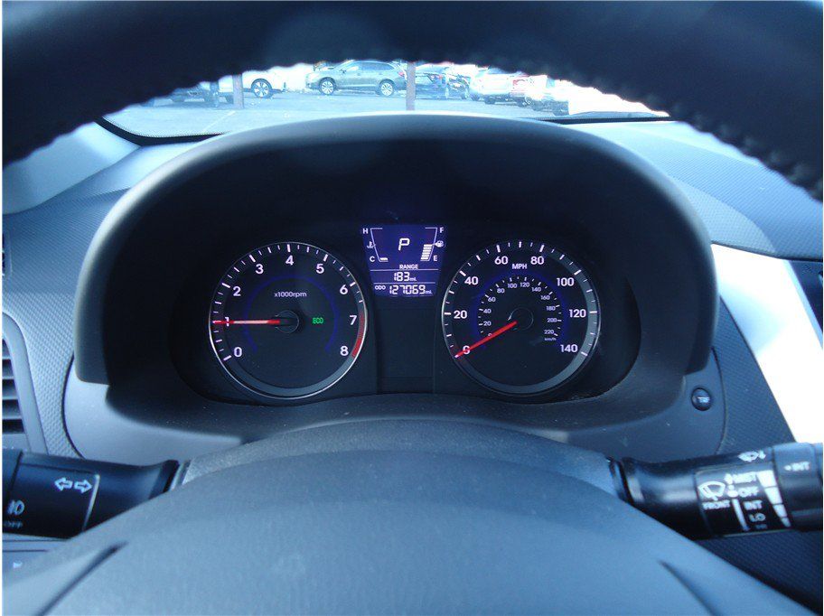 Used 2013 Hyundai Accent SE FWD image 24
