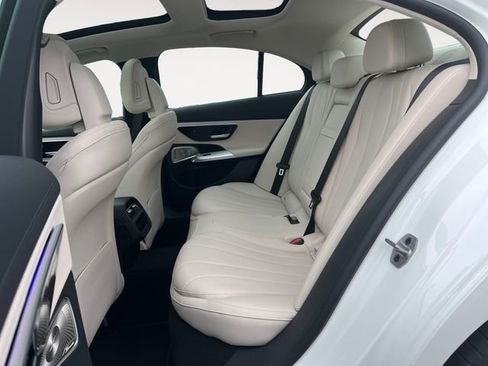 Used 2024 Mercedes-Benz E 350 4MATIC Sedan image 13