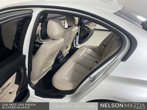 Used 2017 BMW 320i Sedan RWD image 13