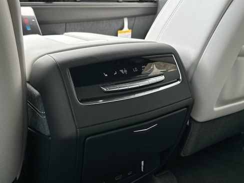 Used 2026 Cadillac Escalade Platinum Sport w/ LPO, ONYX Package AWD/4WD image 28