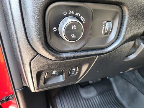 Used 2021 RAM 1500 Big Horn image 31