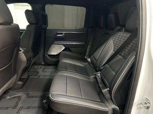 Used 2025 GMC Sierra EV Denali AWD/4WD image 22