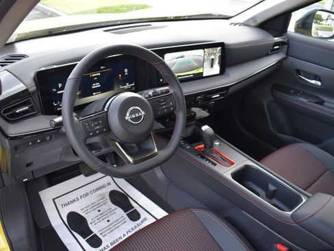New 2026 Nissan Kicks SR w/ SR Premium Package FWD image 30