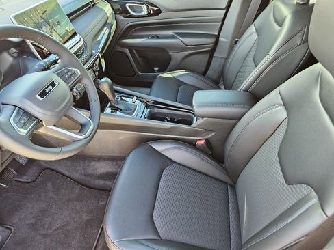 New 2026 Jeep Compass Latitude image 15
