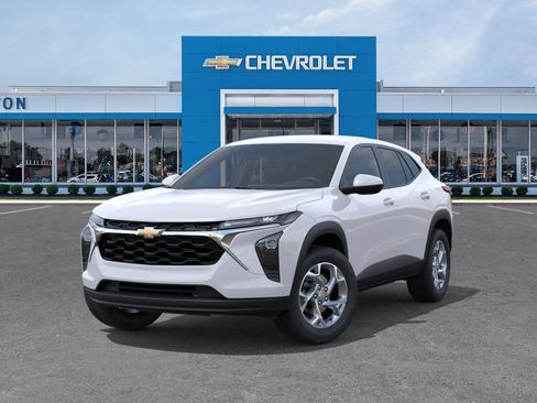 New 2026 Chevrolet Trax LS w/ LS Convenience Package FWD image 6