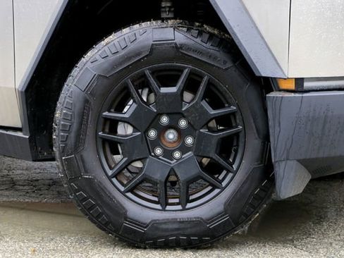 Used 2024 Tesla Cybertruck AWD Crew Cab image 2