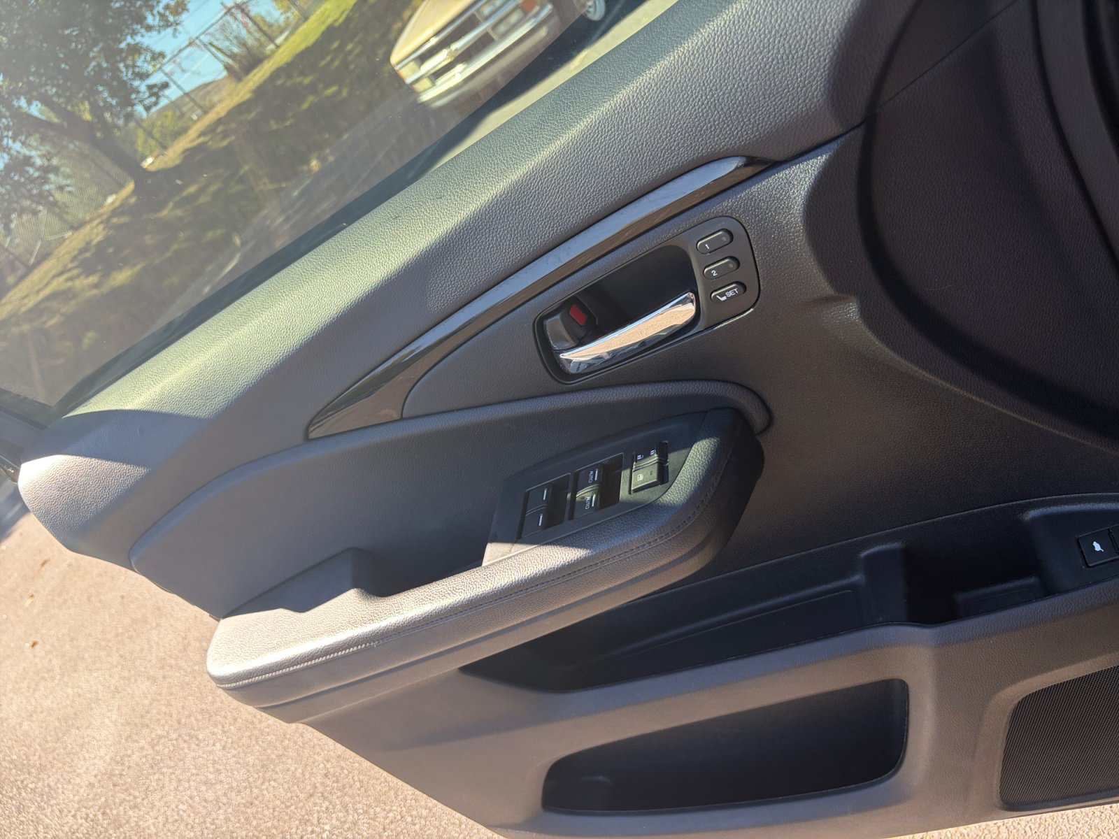 Used 2020 Honda Pilot Touring image 13