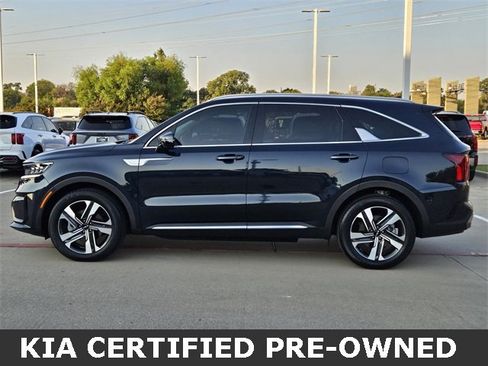 Certified 2023 Kia Sorento SX Prestige image 3