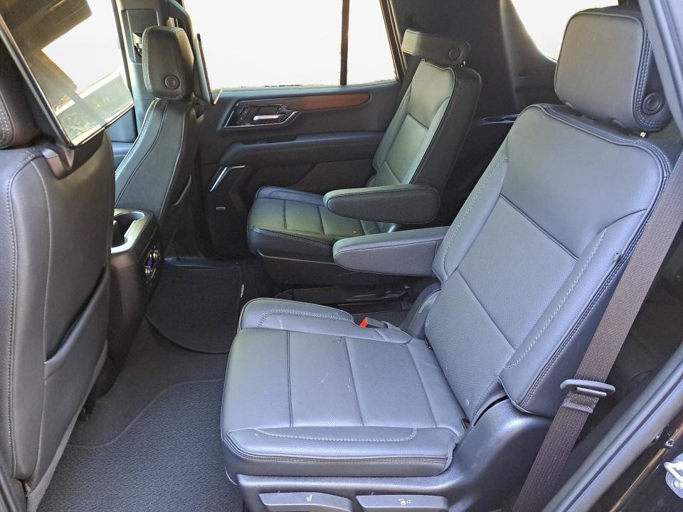 Used 2025 GMC Yukon Denali w/ Denali Reserve Package AWD/4WD image 11