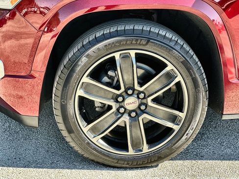 Certified 2017 GMC Acadia Denali w/ Technology Package image 33