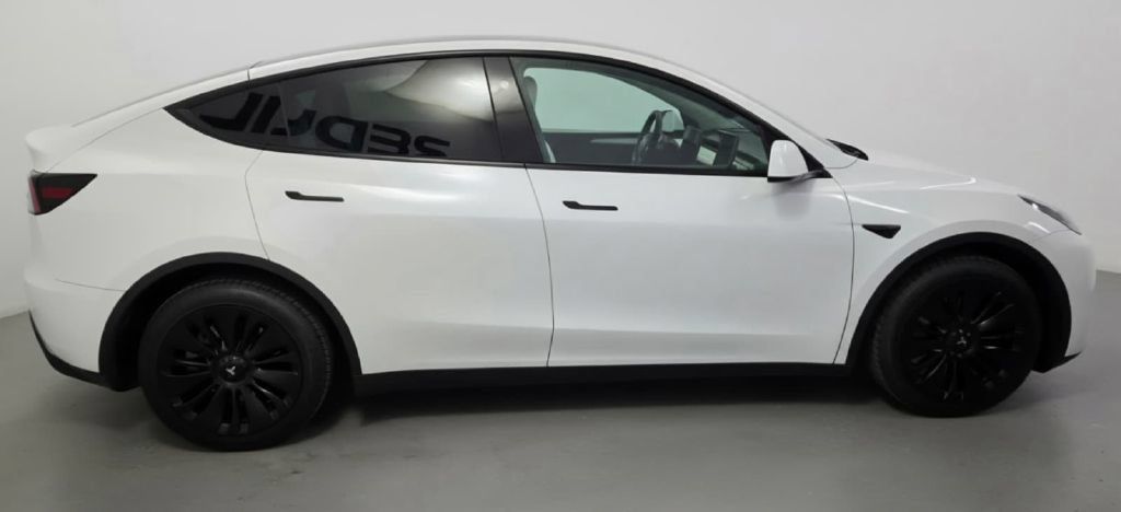Used 2024 Tesla Model Y Long Range AWD/4WD image 5