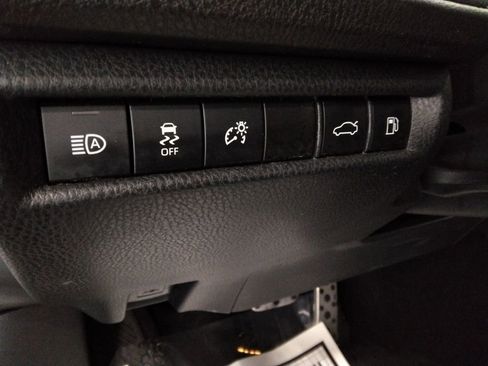 Used 2025 Toyota Camry SE image 19