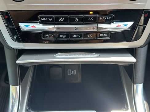 Used 2022 Ford Explorer XLT w/ Equipment Group 202A AWD/4WD image 39