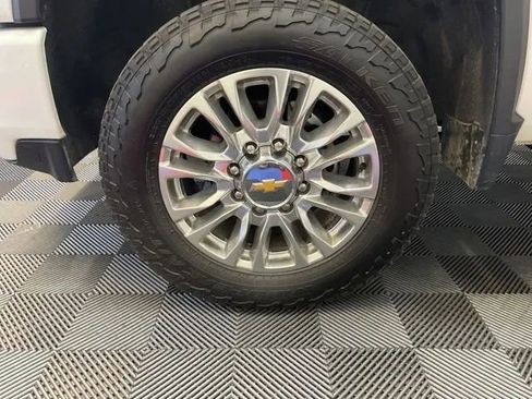 Used 2023 Chevrolet Silverado 3500 High Country w/ Z71 Off-Road Package image 17