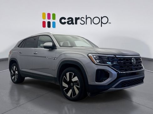Used 2025 Volkswagen Atlas Cross Sport SE image 7