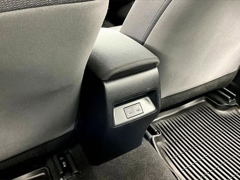 Used 2025 Toyota Corolla LE image 33