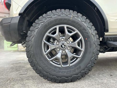 New 2025 Ford Bronco Badlands image 17